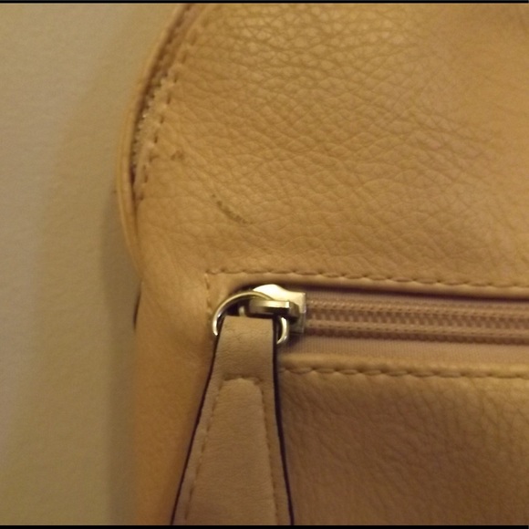 Emily and Noah cross-body purse - Picture 3 of 3